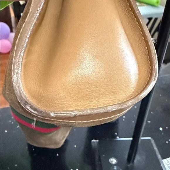 Gucci Tan Suede Clutch with Green and Red Accents - Picture 6 of 12